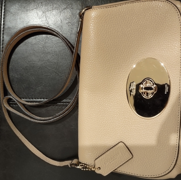 Coach pouch - Picture 2 of 3